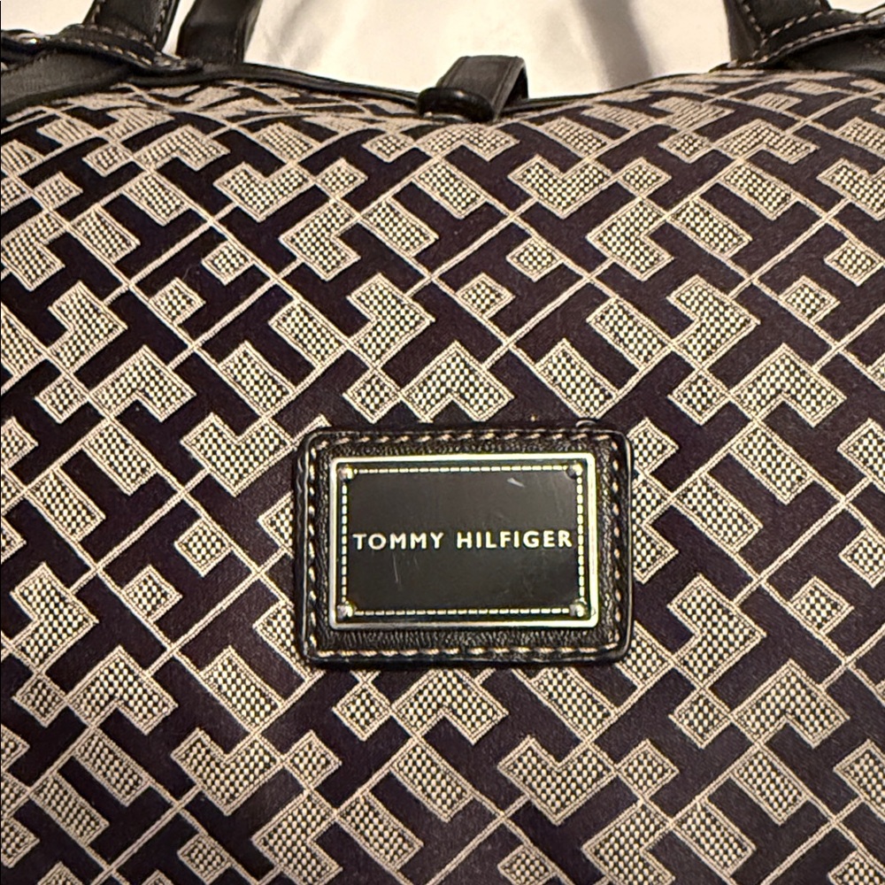 Tommy Hilfiger Black and Gray Patterned Tote - Picture 3 of 6